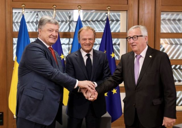 Фото Петро Порошенко (Президент України), Дональд Туск (Президент Єроради), Жан-Клод Юнкер (Президент Єврокомісії)